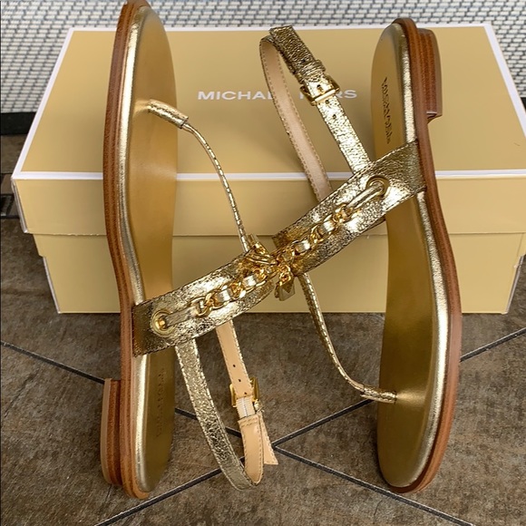 MICHAEL KORS ELSA THONG METALLIC PU PALE GOLD - Picture 7 of 16